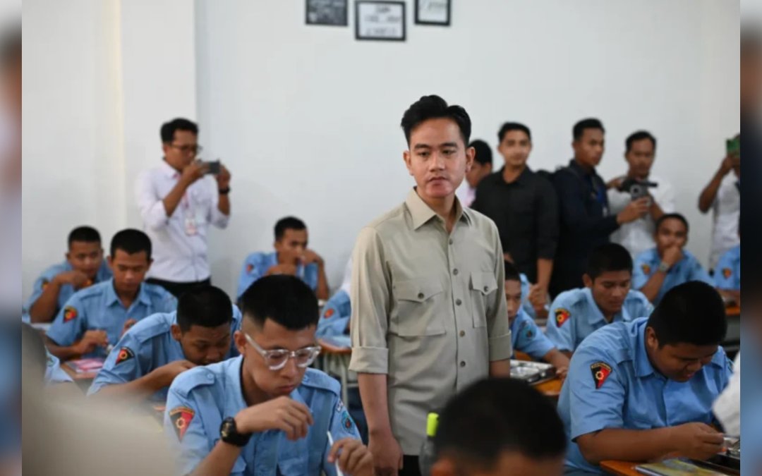 Pastikan Program MBG Berjalan Optimal, Wapres Tinjau SMK Negeri 1 Batam